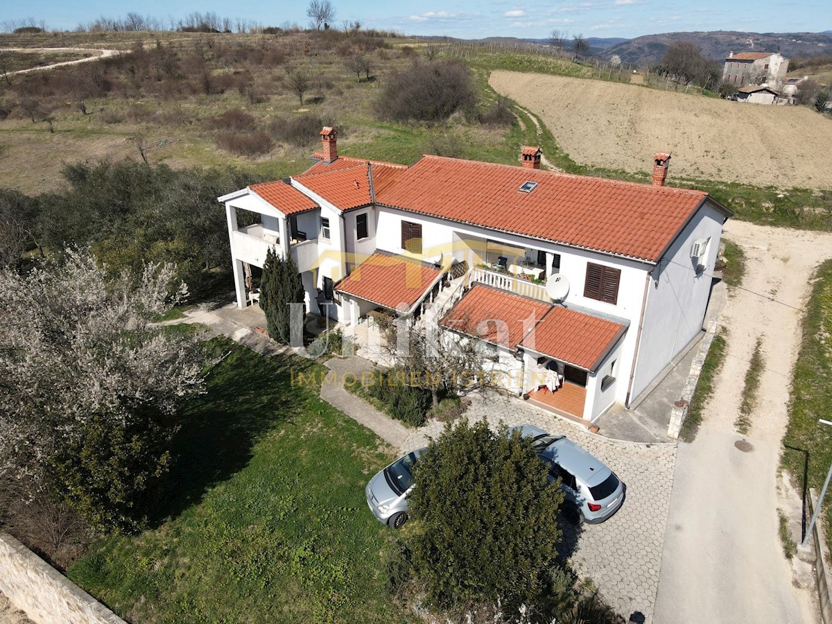 Haus mit fünf Wohneinheiten, Blick in die Natur